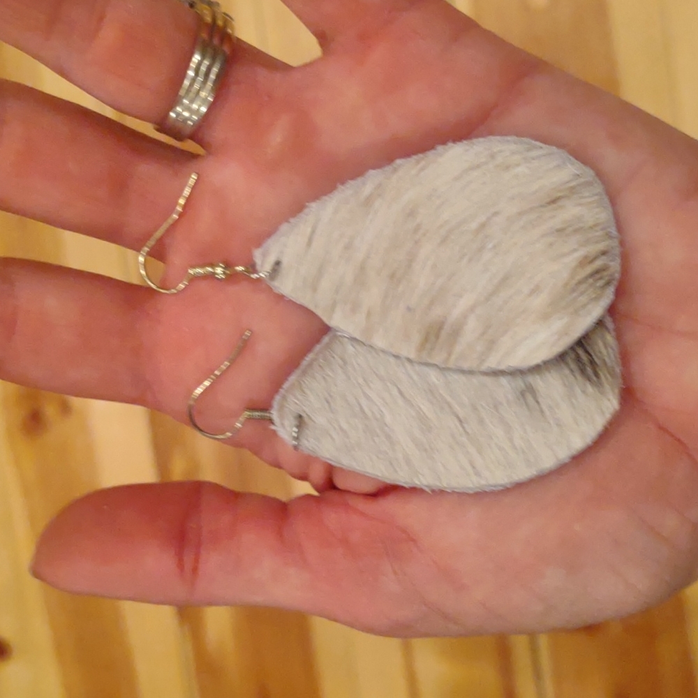 Earrings - Picture 2 of 2